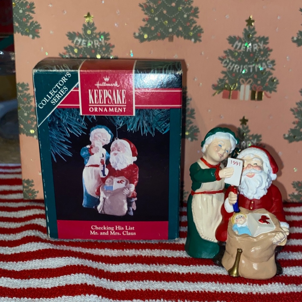 Vintage hallmark keepsake ornament 1991 from the Mr. and Mrs. Claus collectors s